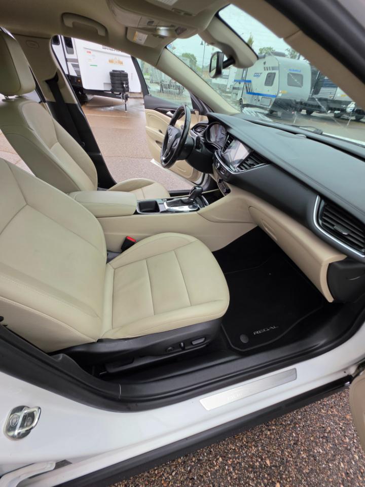 Buick Regal TourX 5dr Wgn Essence AWD 2019