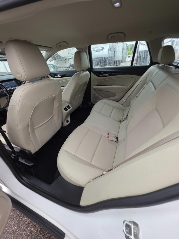 Buick Regal TourX 5dr Wgn Essence AWD 2019