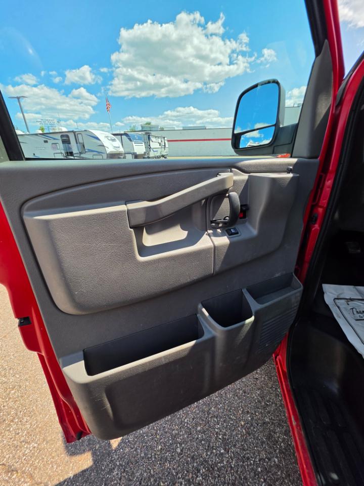 Chevrolet Express Cargo Van RWD 2500 135" 2021