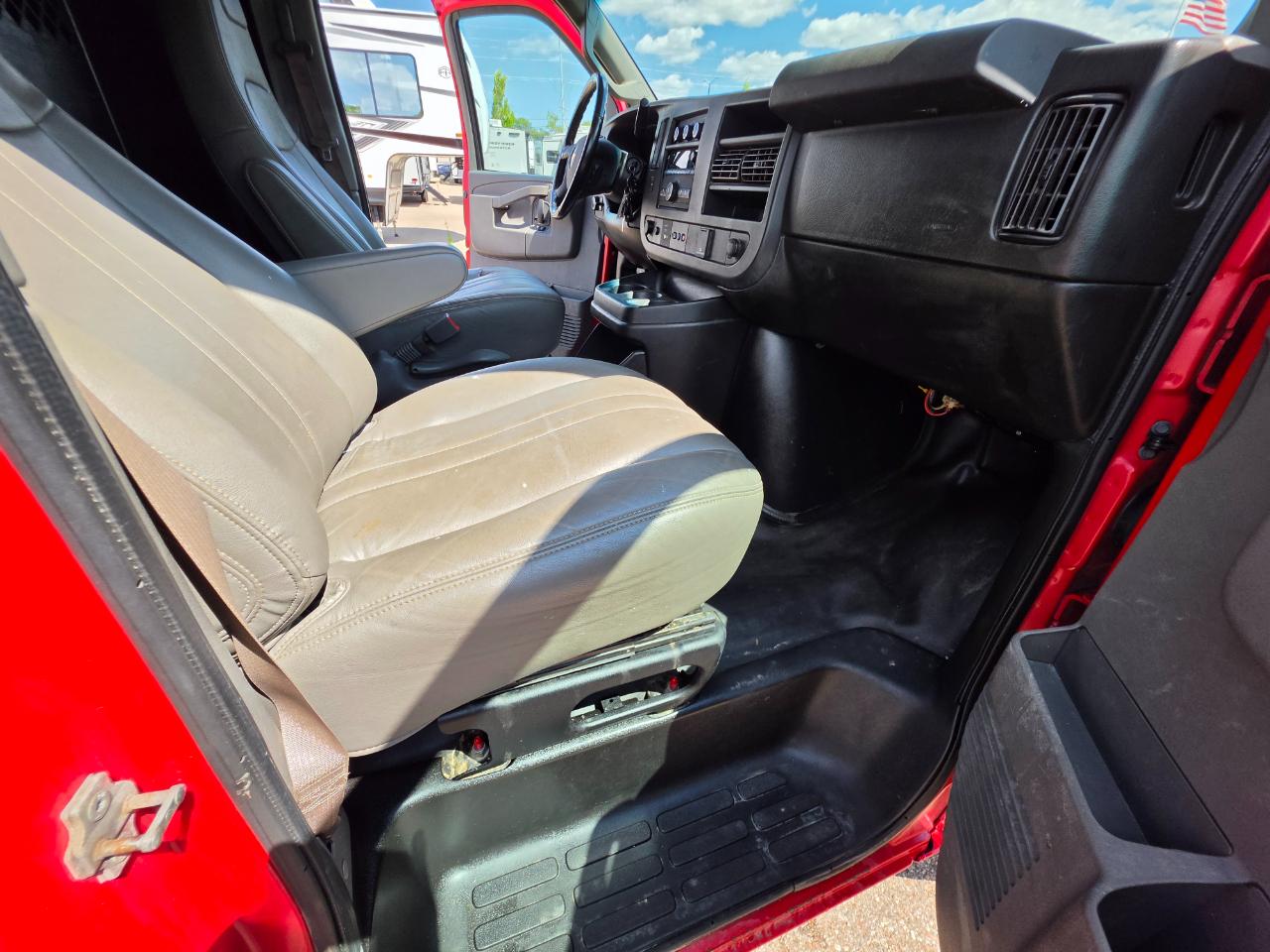 Chevrolet Express Cargo Van RWD 2500 135" 2021