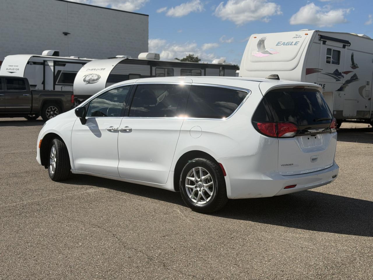 Chrysler Voyager LX FWD 2024