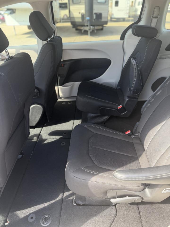Chrysler Voyager LX FWD 2024