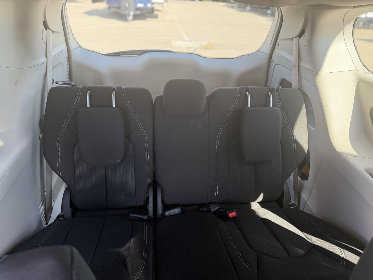 Chrysler Voyager LX FWD 2024