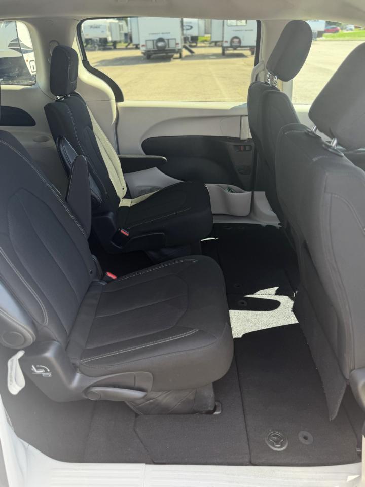 Chrysler Voyager LX FWD 2024