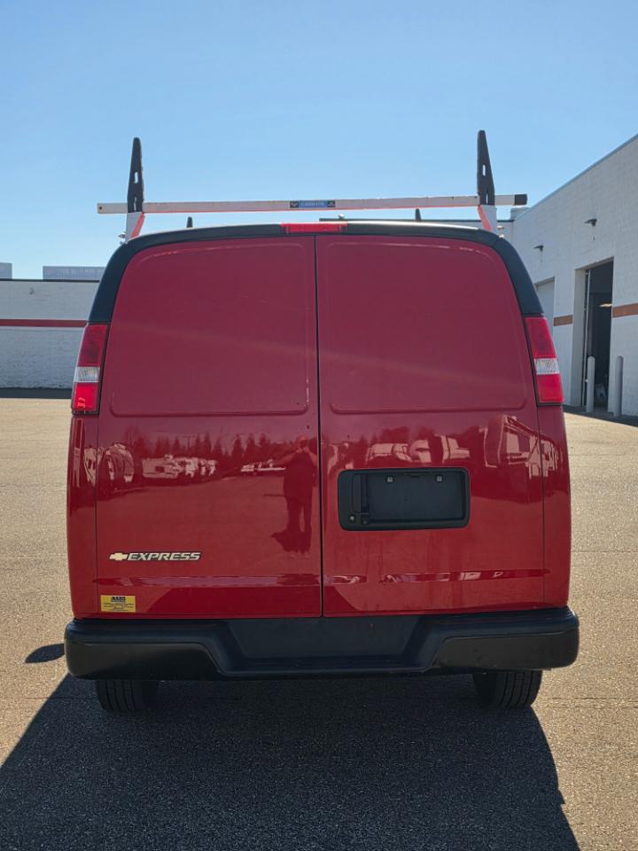 Chevrolet Express Cargo Van RWD 2500 135" 2021