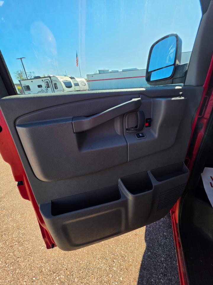 Chevrolet Express Cargo Van RWD 2500 135" 2021