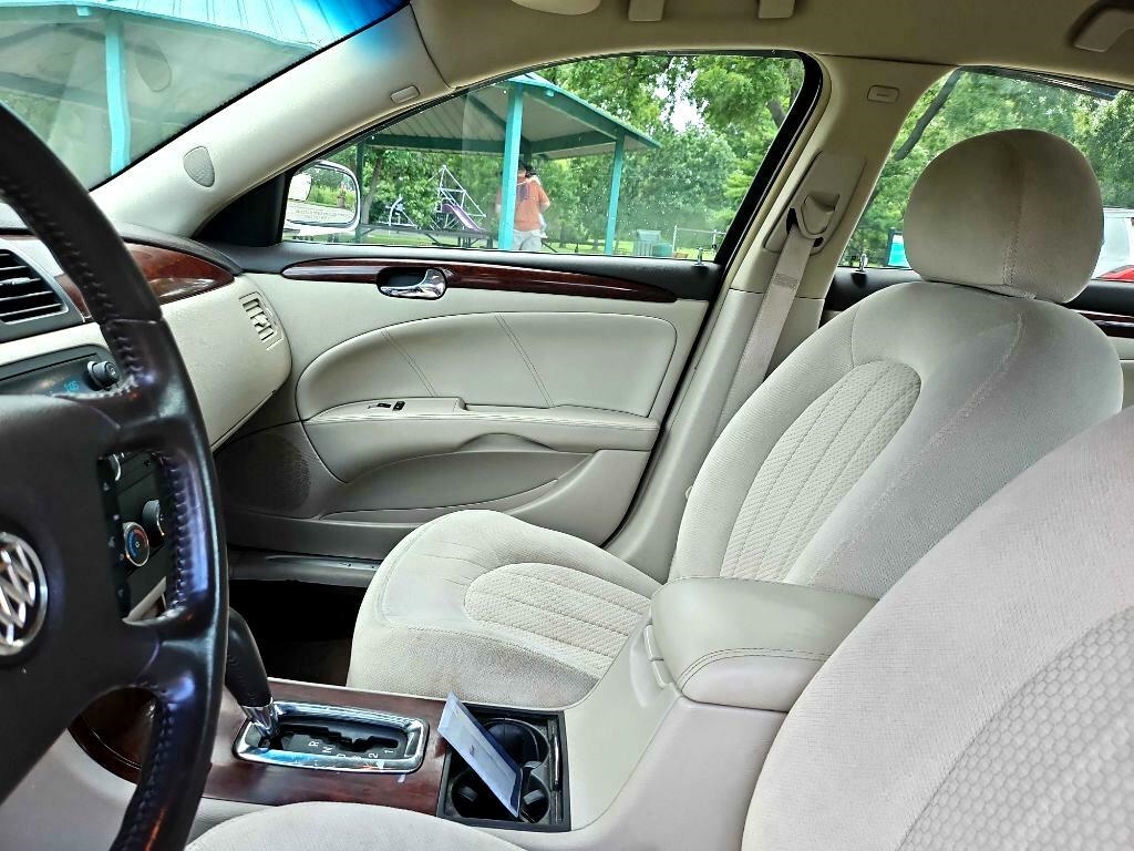 Buick Lucerne CX 2008