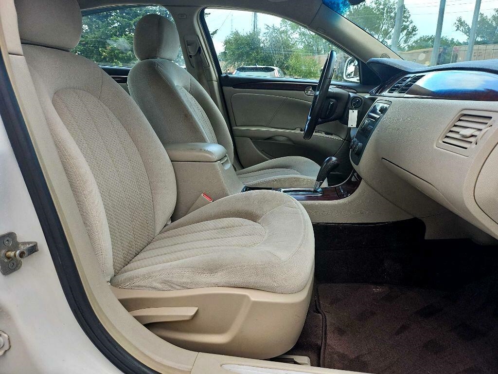 Buick Lucerne CX 2008