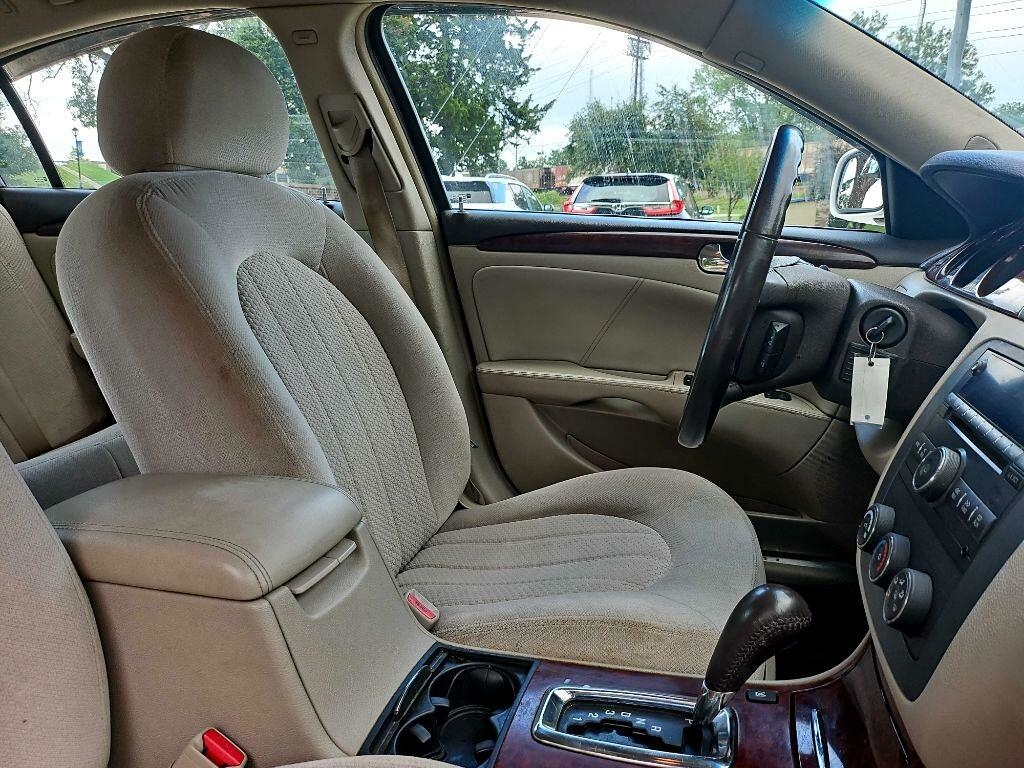 Buick Lucerne CX 2008