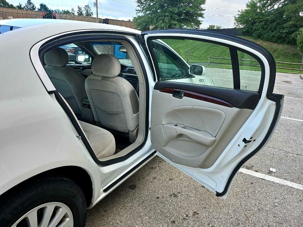 Buick Lucerne CX 2008