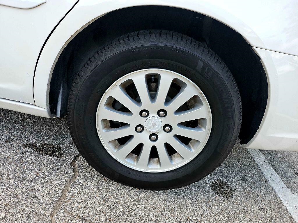 Buick Lucerne CX 2008