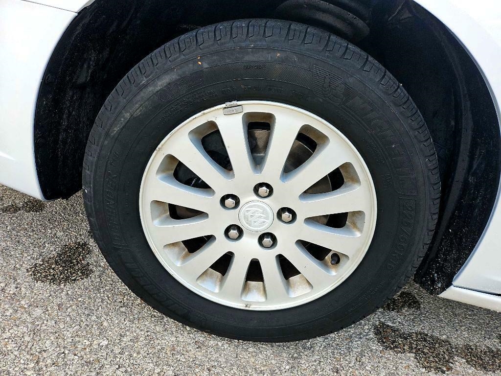 Buick Lucerne CX 2008