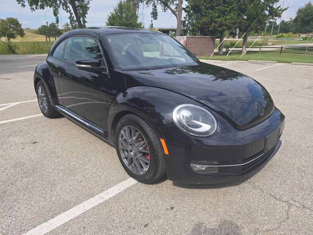 2012 Volkswagen Beetle Turbo photo 2