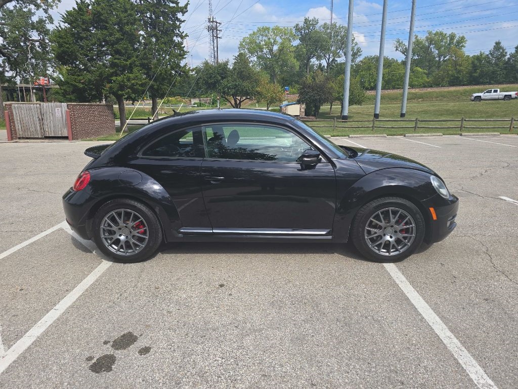 2012 Volkswagen Beetle Turbo photo 3