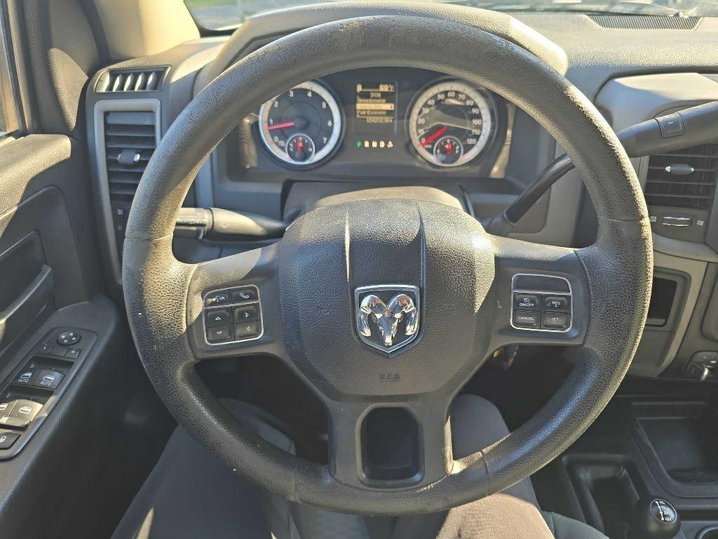 RAM 2500 Tradesman Crew Cab LWB 4WD 2016
