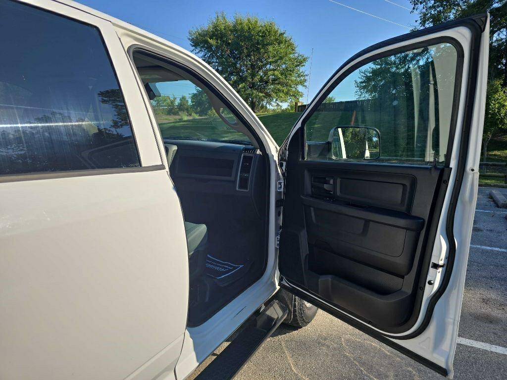 RAM 2500 Tradesman Crew Cab LWB 4WD 2016