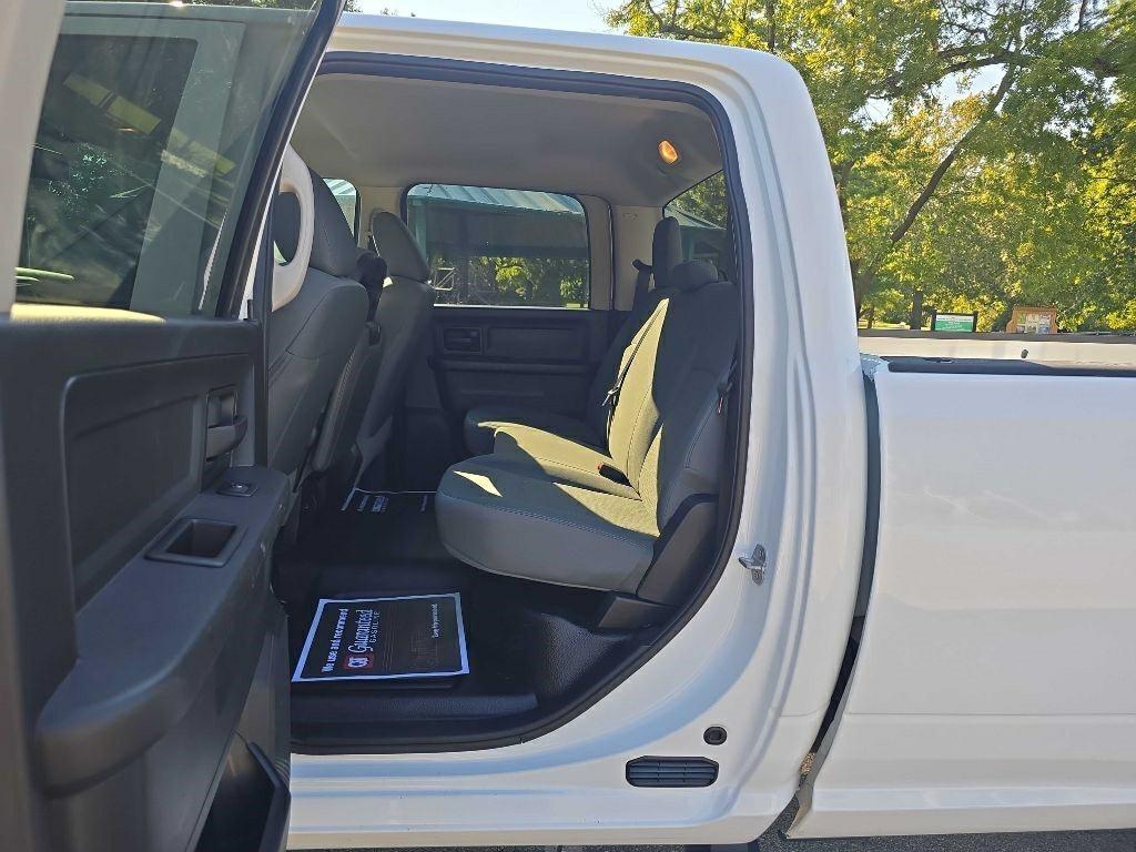 RAM 2500 Tradesman Crew Cab LWB 4WD 2016