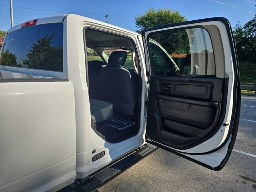 RAM 2500 Tradesman Crew Cab LWB 4WD 2016