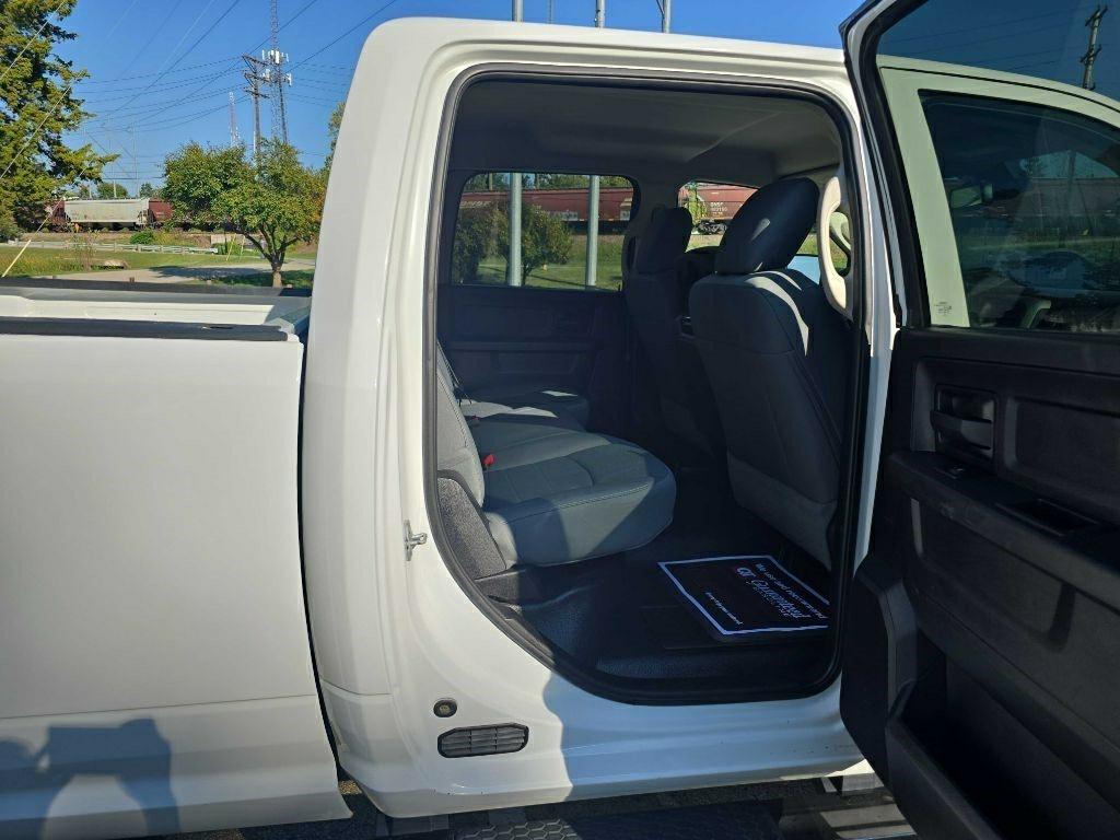 RAM 2500 Tradesman Crew Cab LWB 4WD 2016