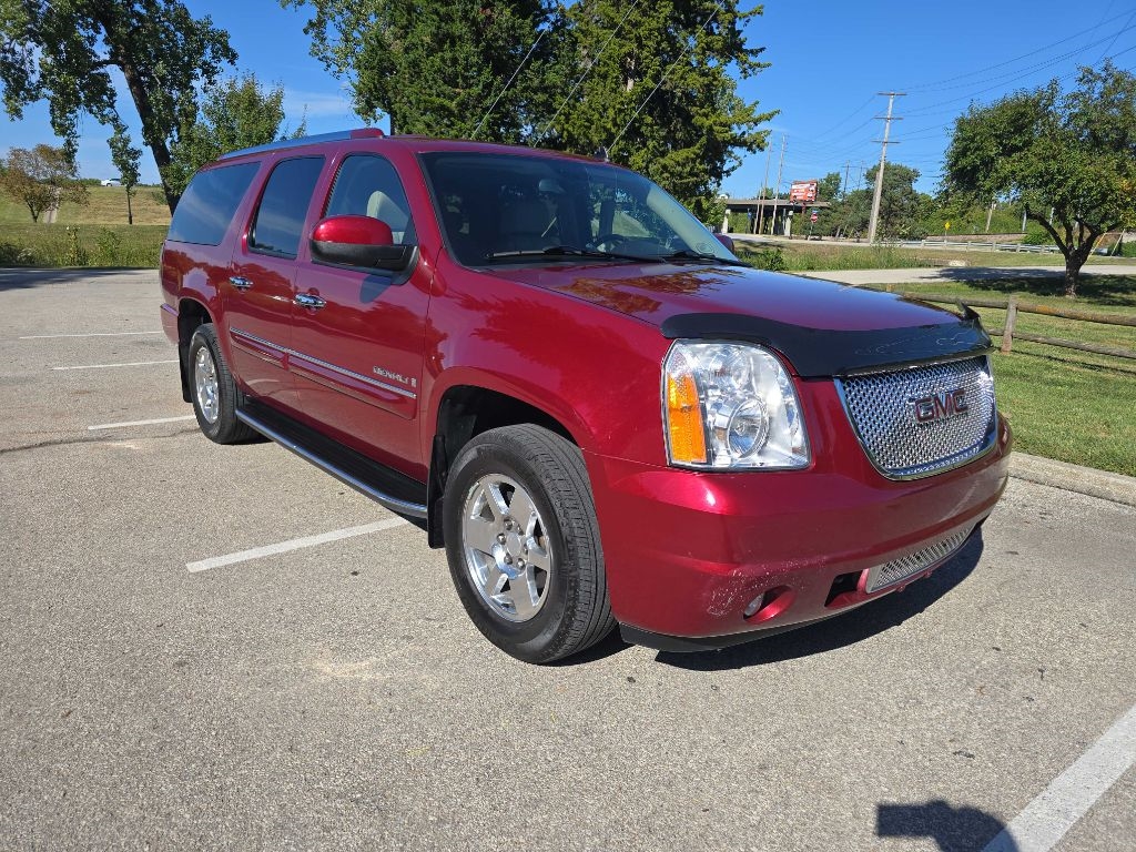 2008 Gmc Yukon XL 1500 Denali photo 2