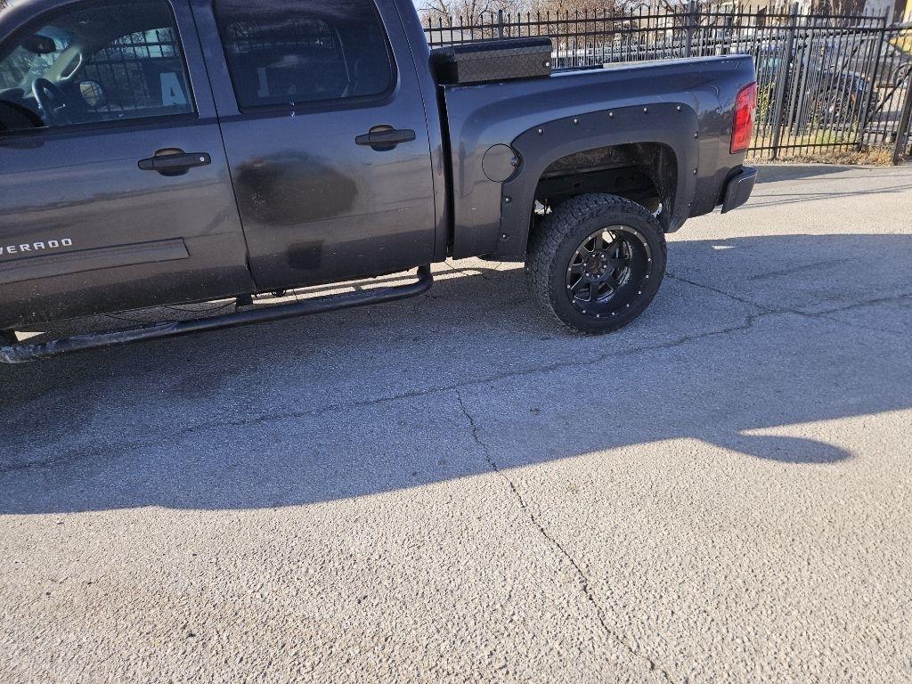 Chevrolet Silverado 1500 LS Crew Cab 4WD 2010