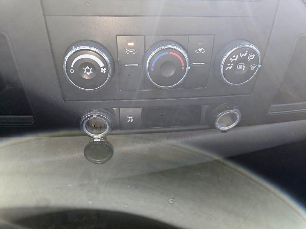 Chevrolet Silverado 1500 LS Crew Cab 4WD 2010