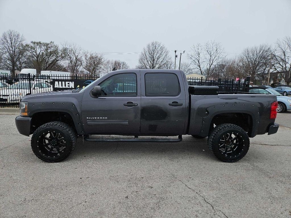 Chevrolet Silverado 1500 LS Crew Cab 4WD 2010