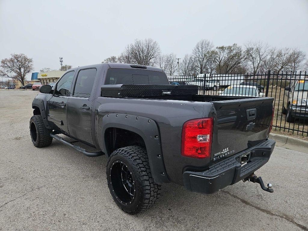 Chevrolet Silverado 1500 LS Crew Cab 4WD 2010