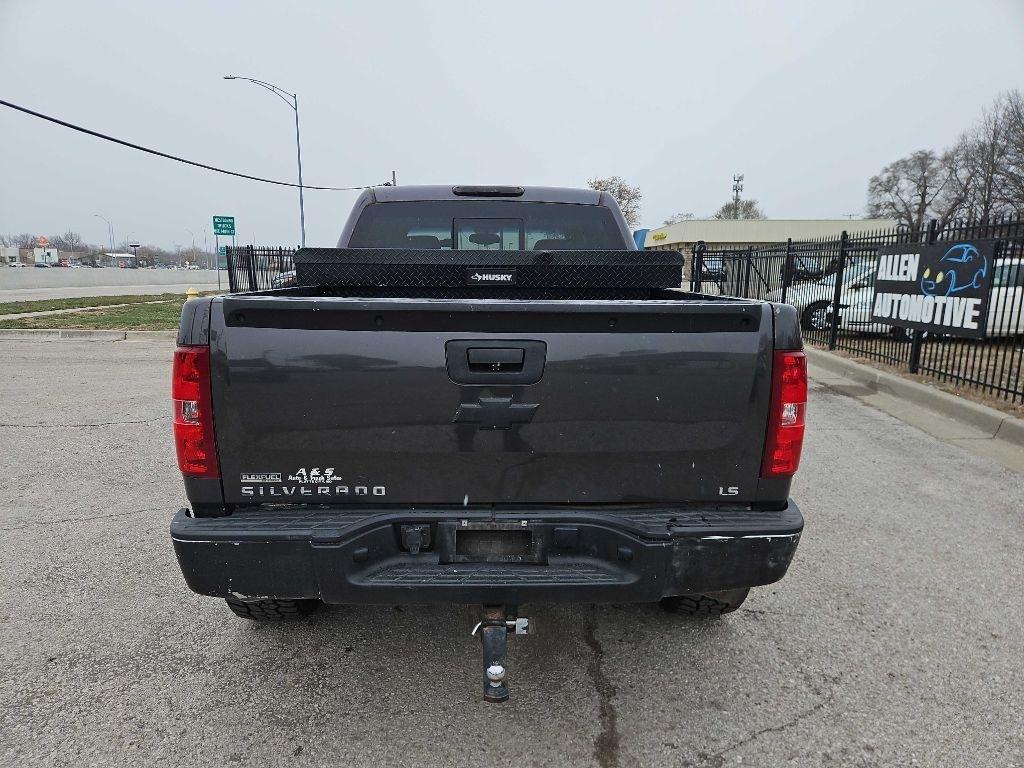 Chevrolet Silverado 1500 LS Crew Cab 4WD 2010