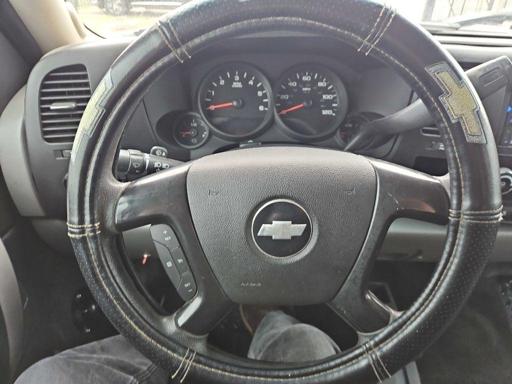 Chevrolet Silverado 1500 LS Crew Cab 4WD 2010