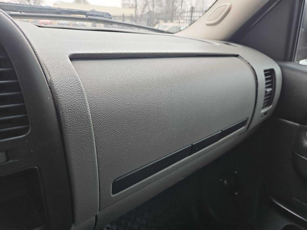 Chevrolet Silverado 1500 LS Crew Cab 4WD 2010