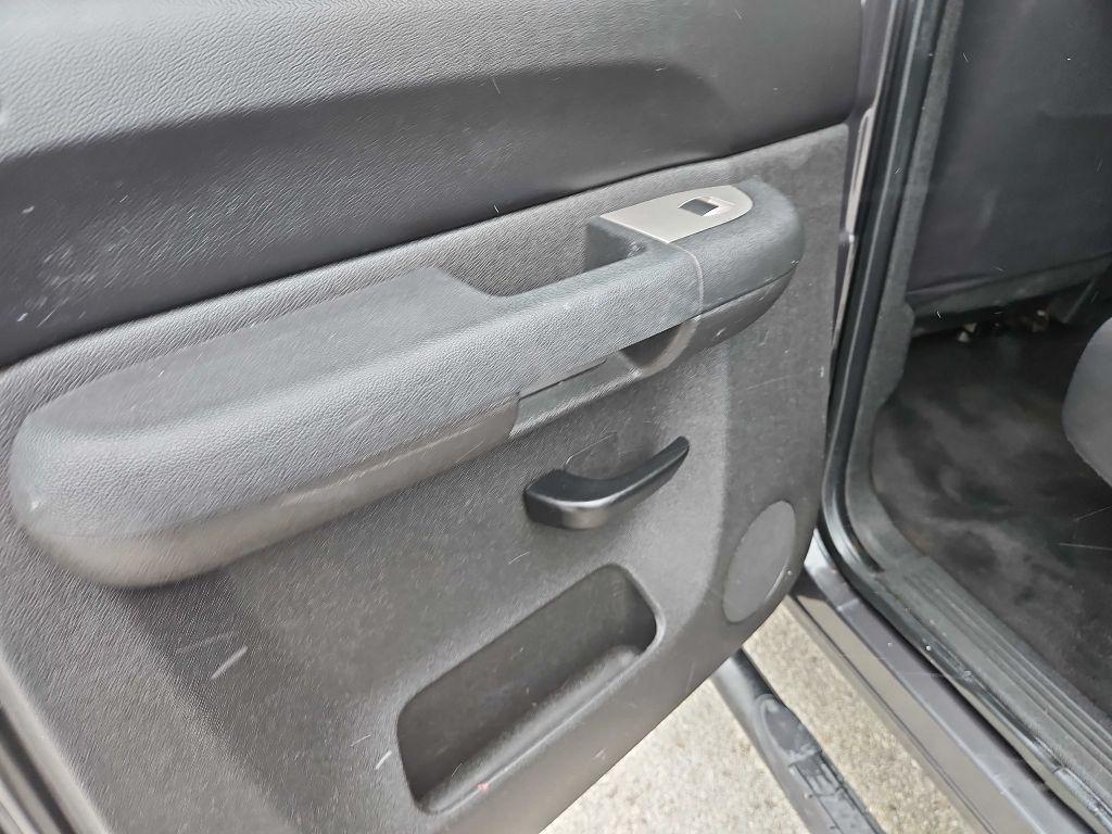 Chevrolet Silverado 1500 LS Crew Cab 4WD 2010