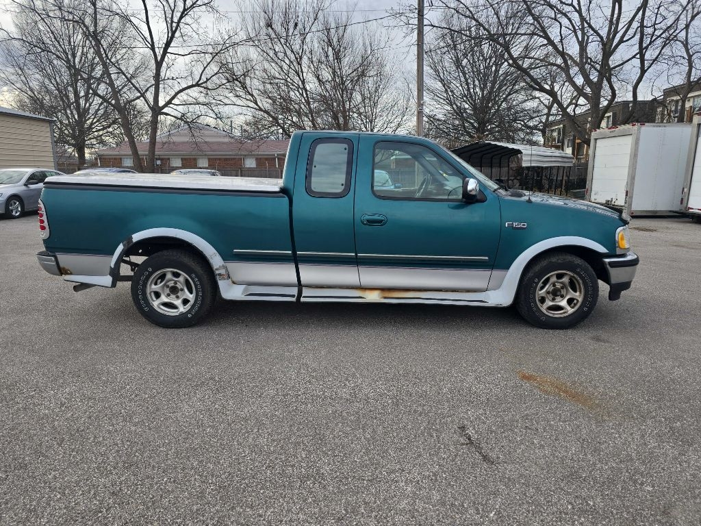 Ford F-150 SuperCab Short Bed 2WD 1997