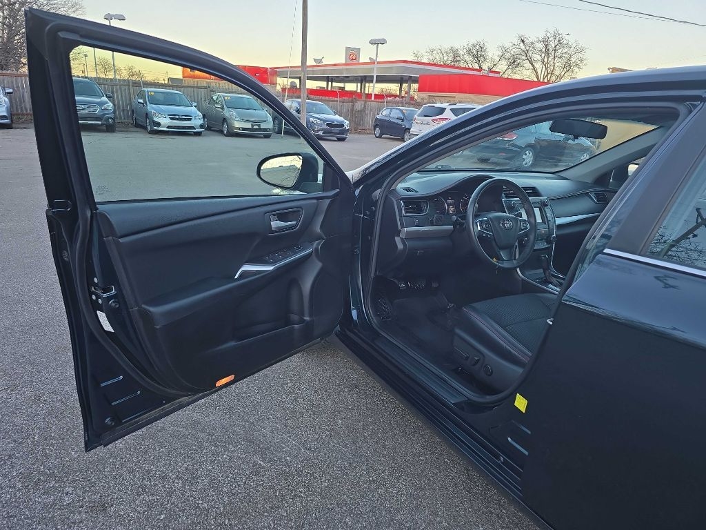 Toyota Camry LE 2017