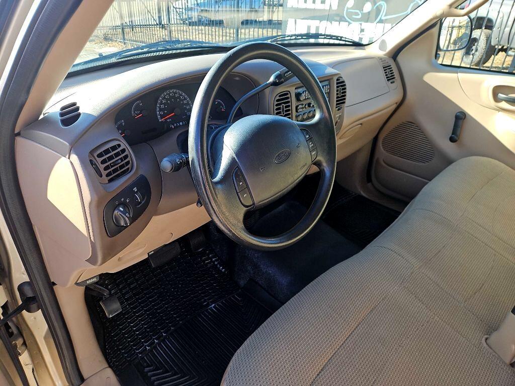 Ford F-150 WS Reg. Cab Short Bed 2WD 1999