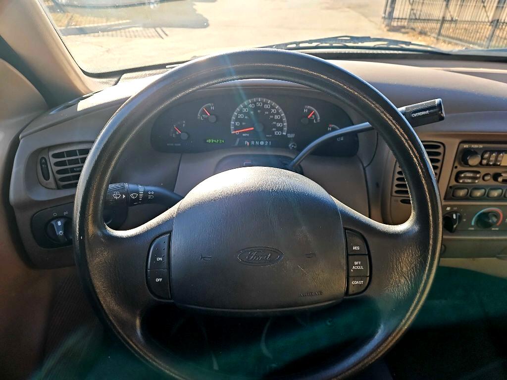 Ford F-150 WS Reg. Cab Short Bed 2WD 1999