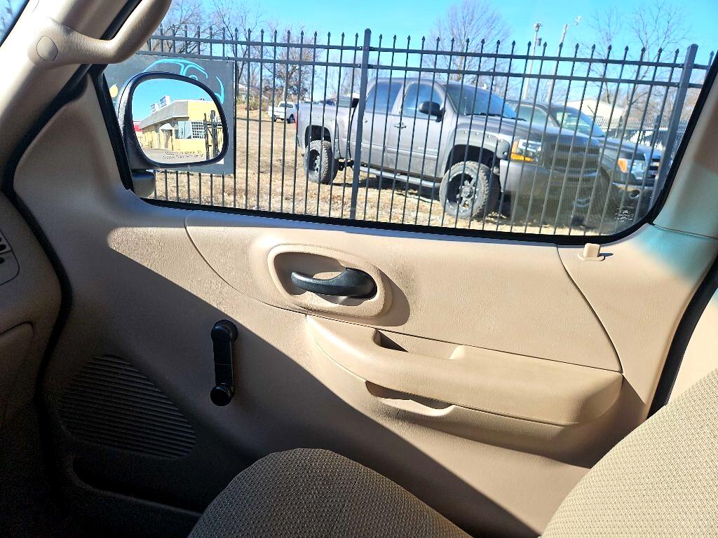 Ford F-150 WS Reg. Cab Short Bed 2WD 1999