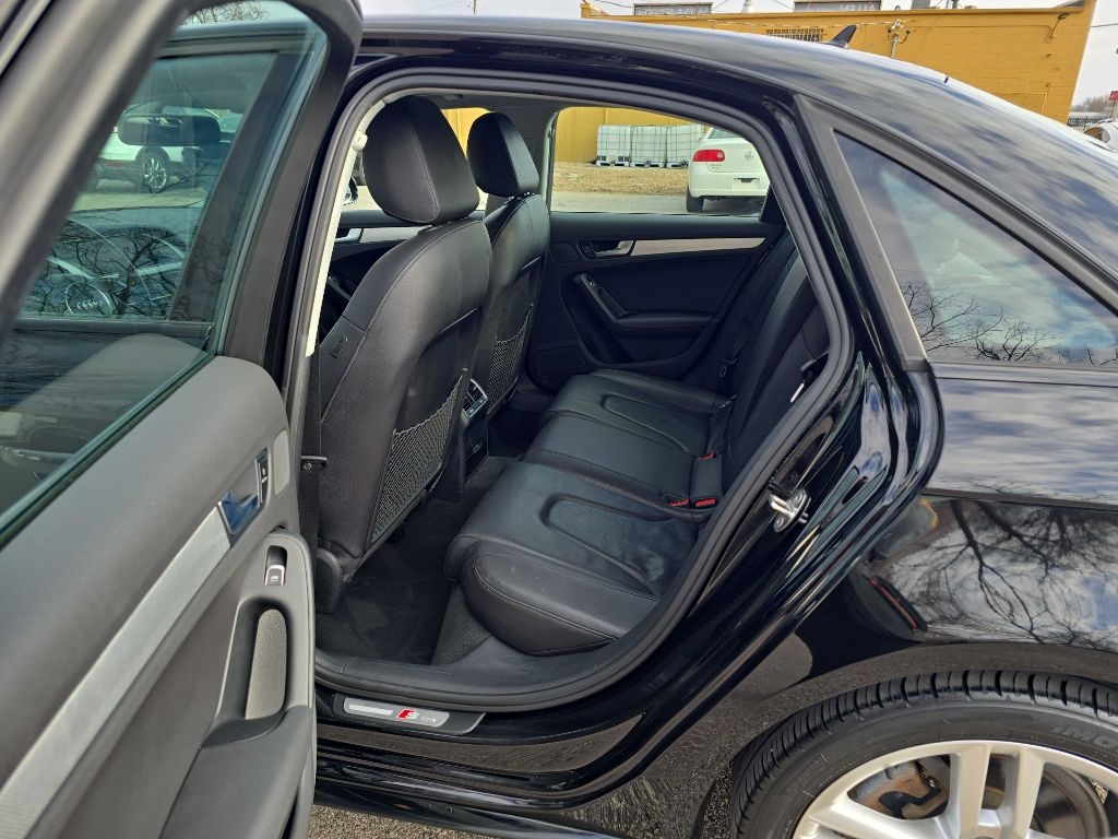 Audi A4 2.0T Premium quattro Sedan AWD 8A 2016