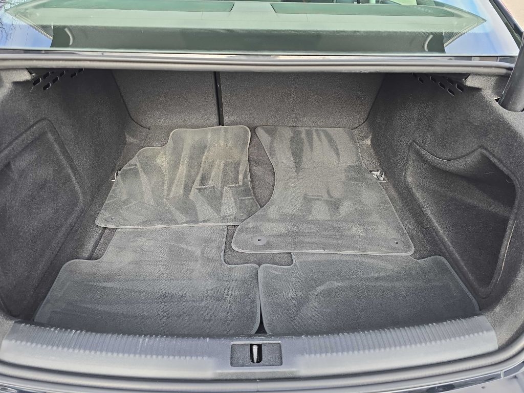 Audi A4 2.0T Premium quattro Sedan AWD 8A 2016