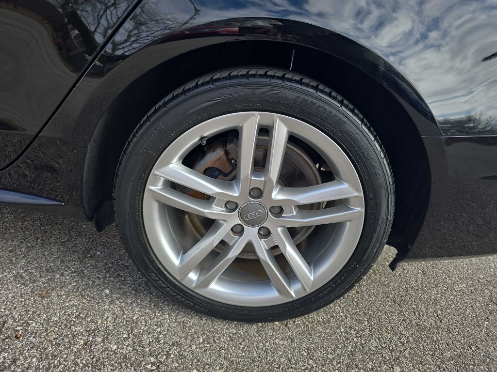 Audi A4 2.0T Premium quattro Sedan AWD 8A 2016