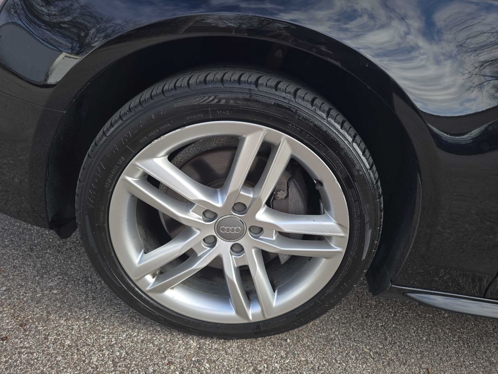 Audi A4 2.0T Premium quattro Sedan AWD 8A 2016