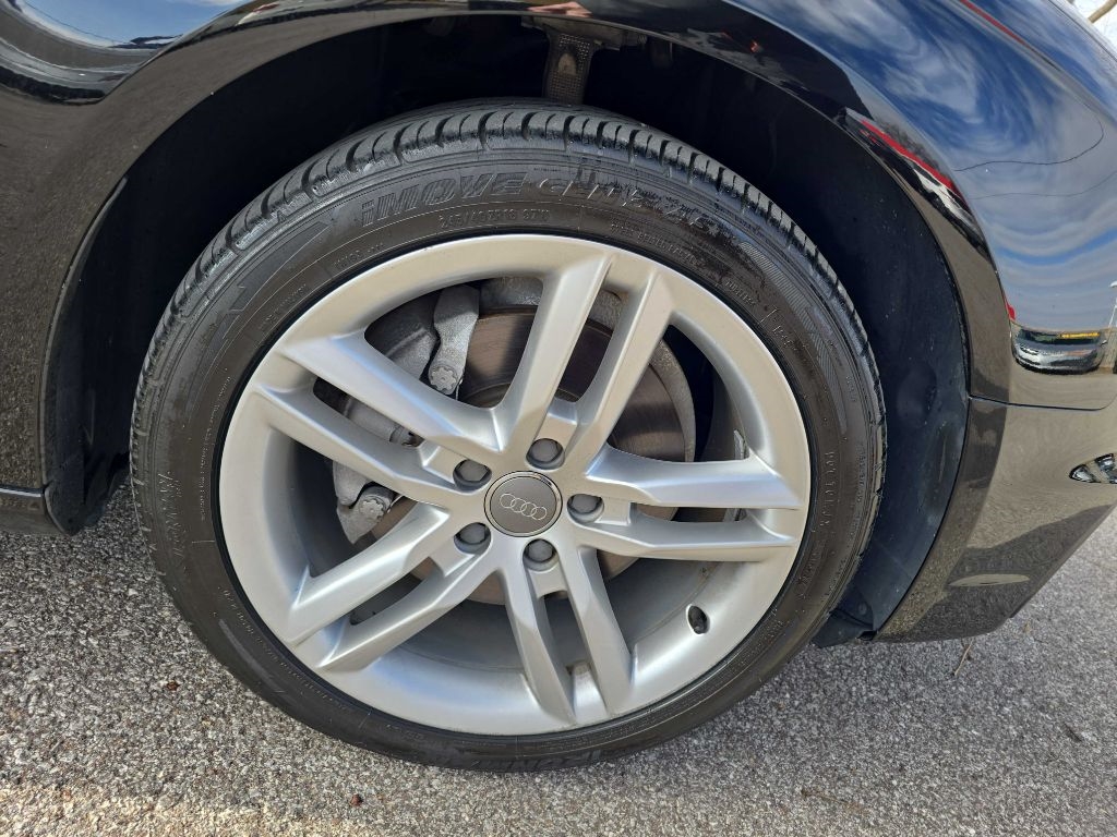 Audi A4 2.0T Premium quattro Sedan AWD 8A 2016