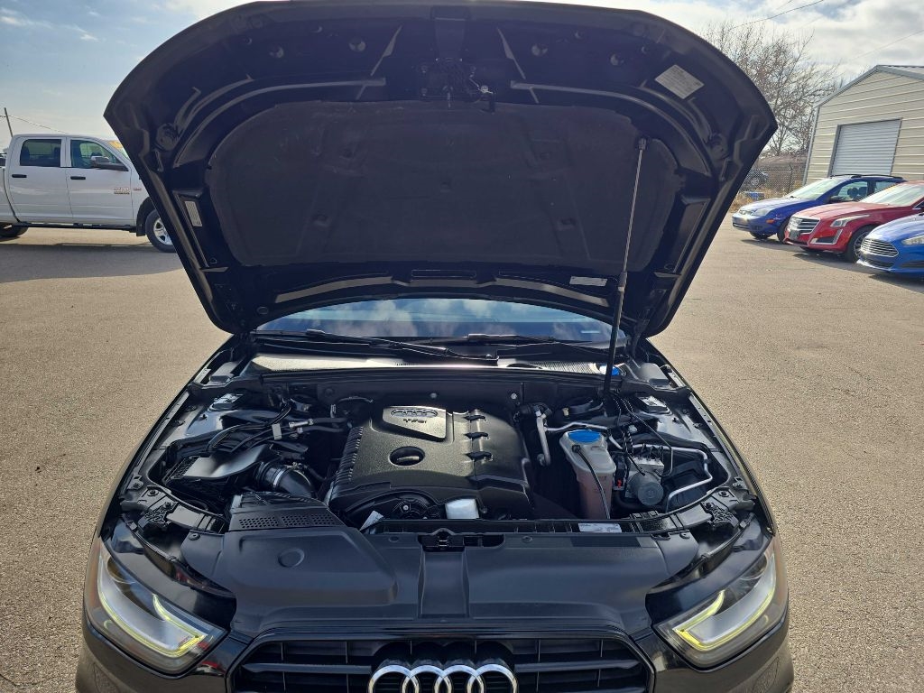 Audi A4 2.0T Premium quattro Sedan AWD 8A 2016