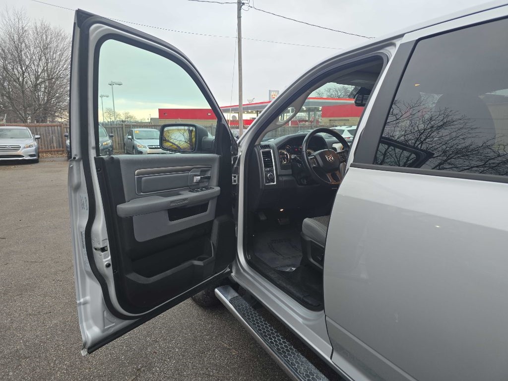 RAM 1500 SLT Crew Cab LWB 4WD 2017