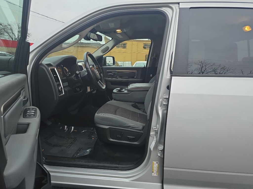 RAM 1500 SLT Crew Cab LWB 4WD 2017