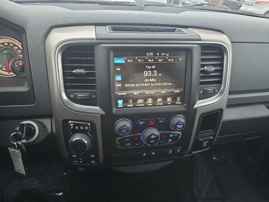 RAM 1500 SLT Crew Cab LWB 4WD 2017