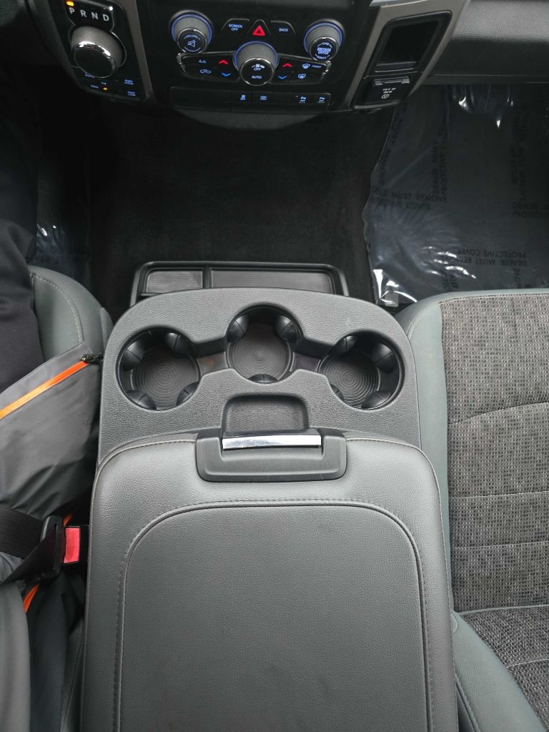 RAM 1500 SLT Crew Cab LWB 4WD 2017