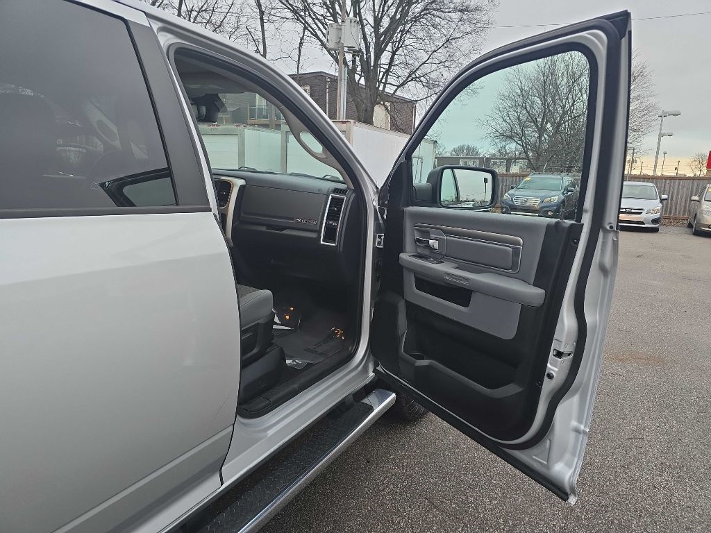 RAM 1500 SLT Crew Cab LWB 4WD 2017