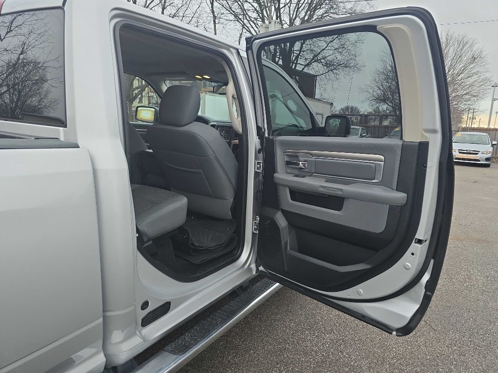 RAM 1500 SLT Crew Cab LWB 4WD 2017