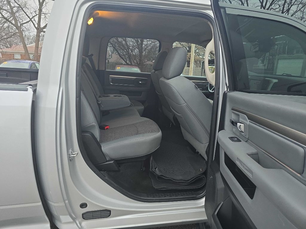 RAM 1500 SLT Crew Cab LWB 4WD 2017